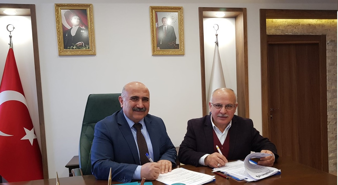 BAYAT BELEDİYESİ’NDE TOPLU İŞ SÖZLEŞMESİ SEVİNCİ